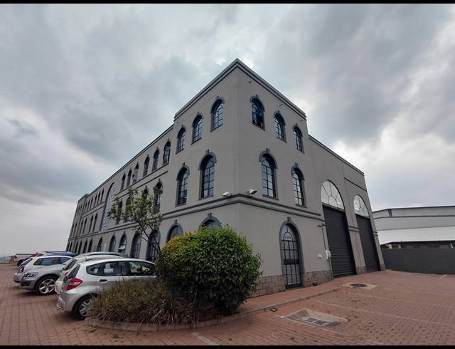 138M² OFFICE TO LET IN GRAND CENTRAL